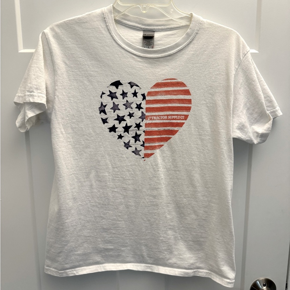 Tractor Supply Patriotic Heart T-Shirt, Sz Large